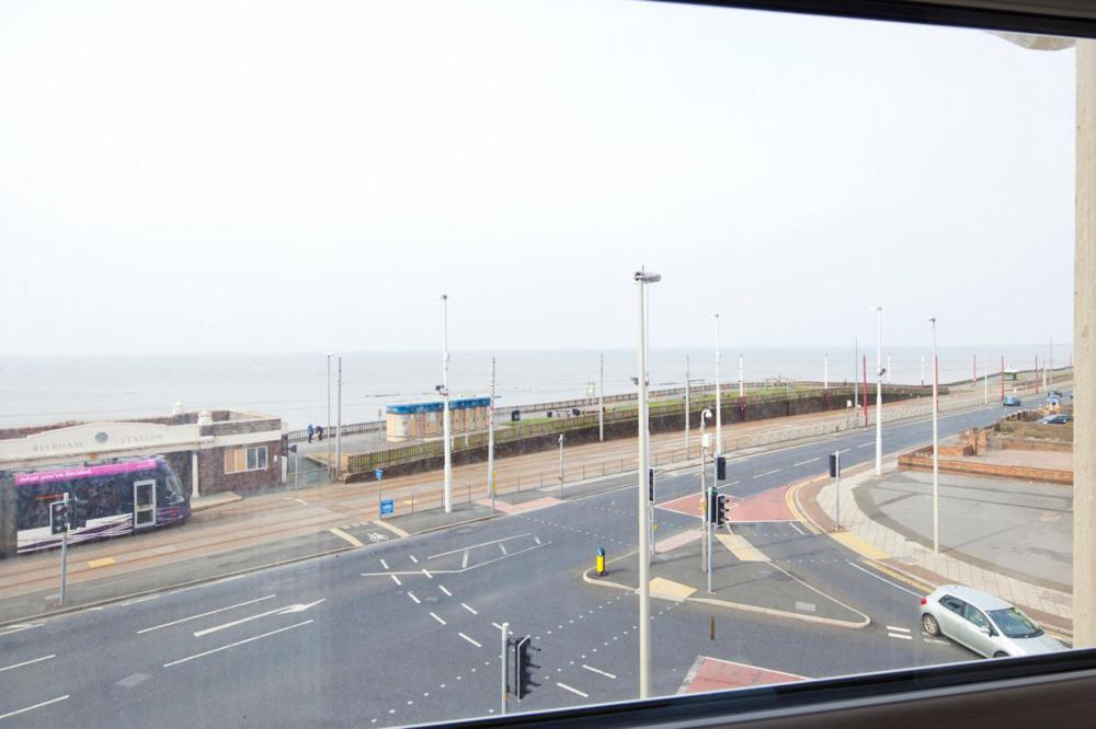 Queens Mansions: Empress Suite Blackpool Eksteriør billede